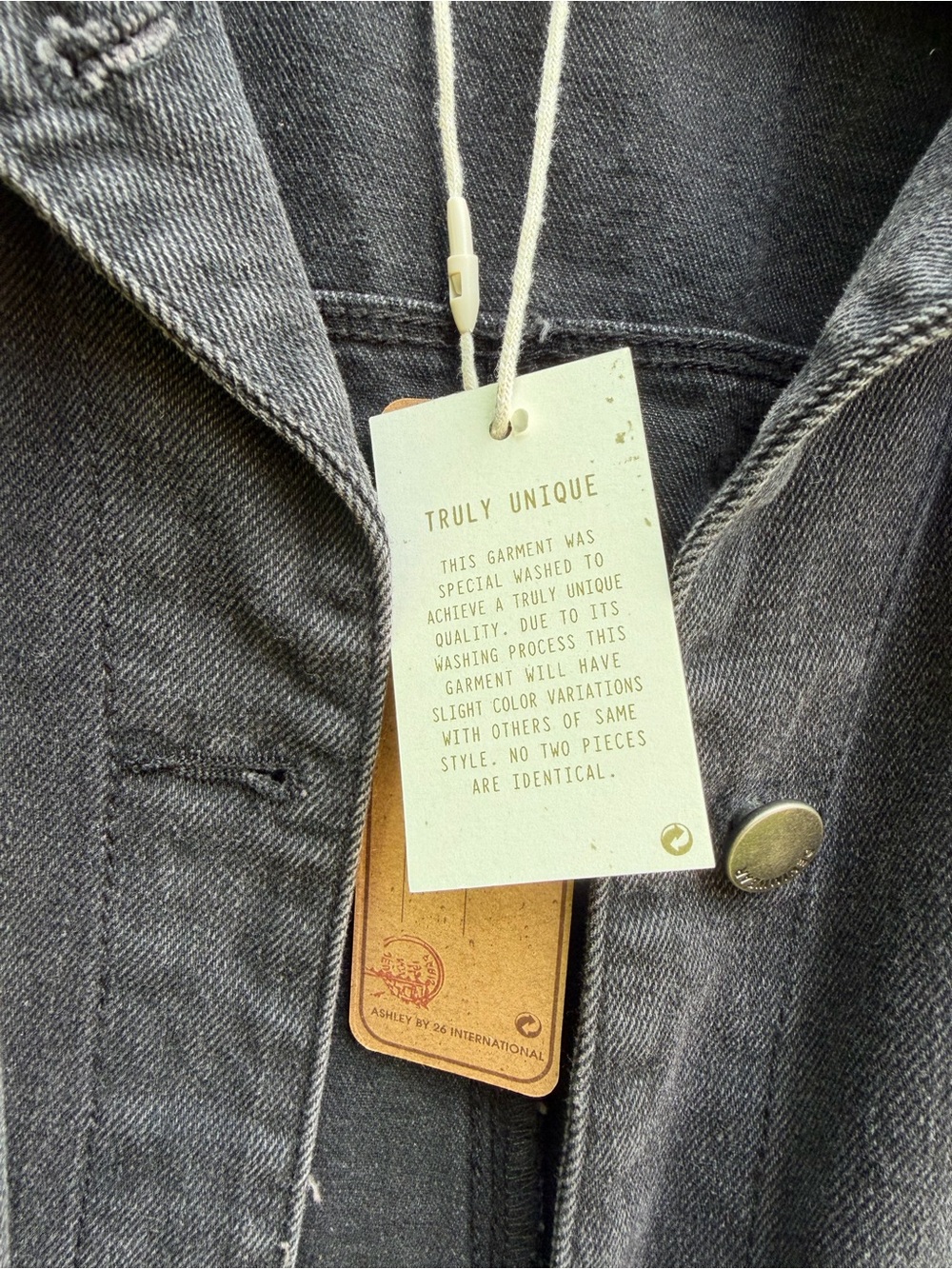 Ashley Vintage Charm Deep Black Cropped Denim Jacket - Button Front Size Large - Picture 5 of 12
